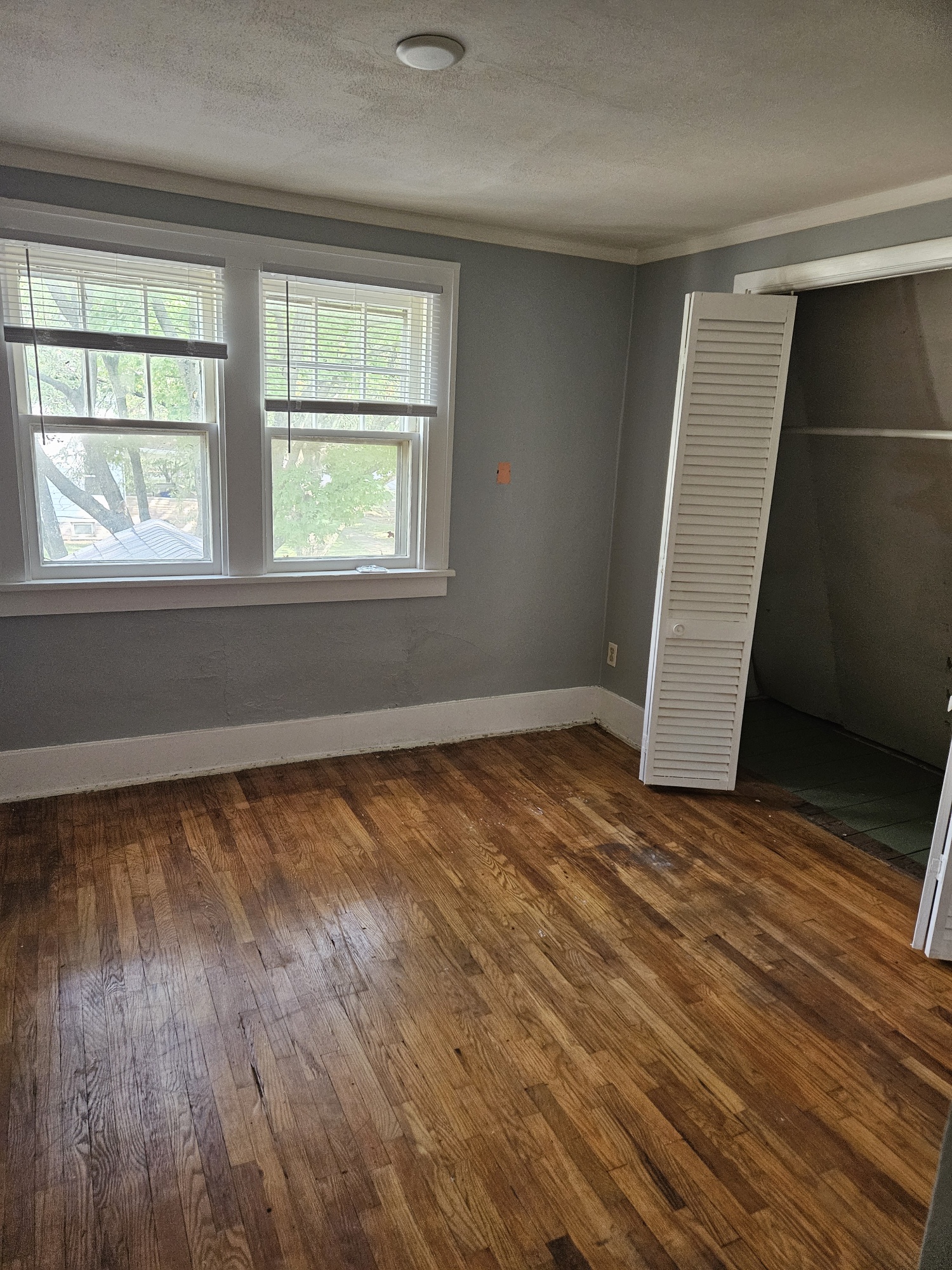 bedroom 1602 W. University